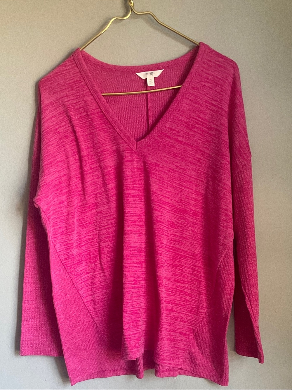Terra & Sky Hot Pink V-Neck Knit Top